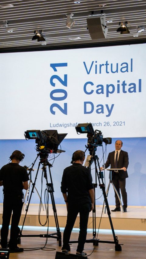 Photo of the CMD stage with Martin Brudermüller and Stefanie Wettberg